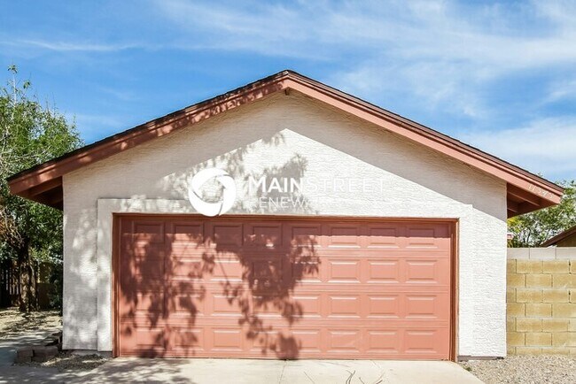 Primary Photo - 4 Bedroom Pet-Friendly Home in PEORIA, AZ ...