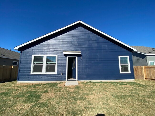 Building Photo - 117 Akela Wy