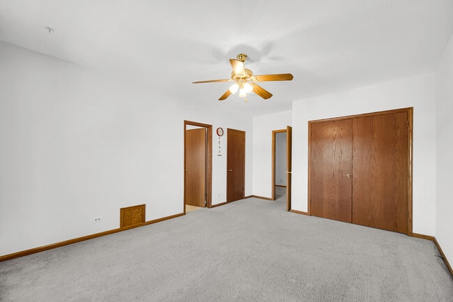 Building Photo - 1017 Arbor Ct