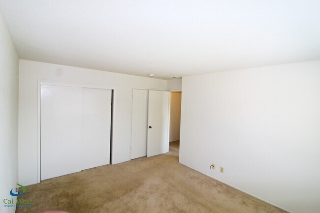 Building Photo - $2995 - Beautiful 2 Bed 1.5 Bath Duplex Available Now! Near Hwy 85/87