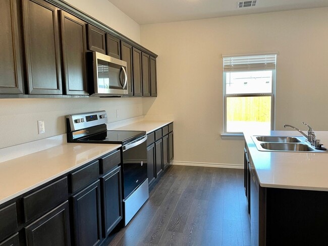 Building Photo - 4 Bed 2.5 Bath House For Lease in Sherman,...