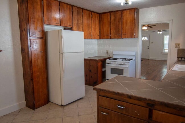 Building Photo - 2 Bedroom, 1 Bath