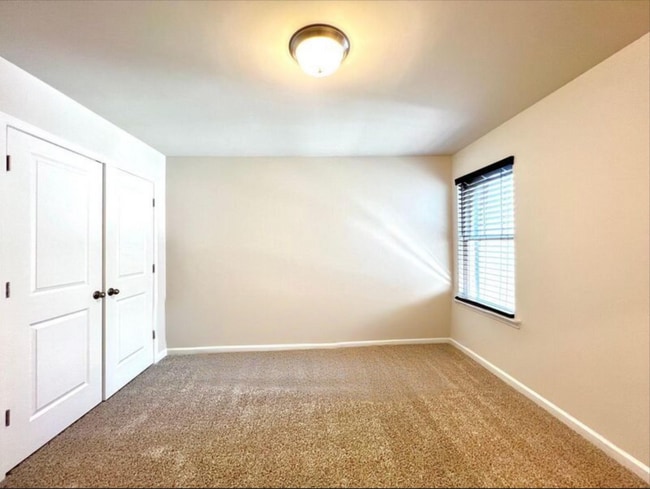 Building Photo - 1592 Villageside Ct