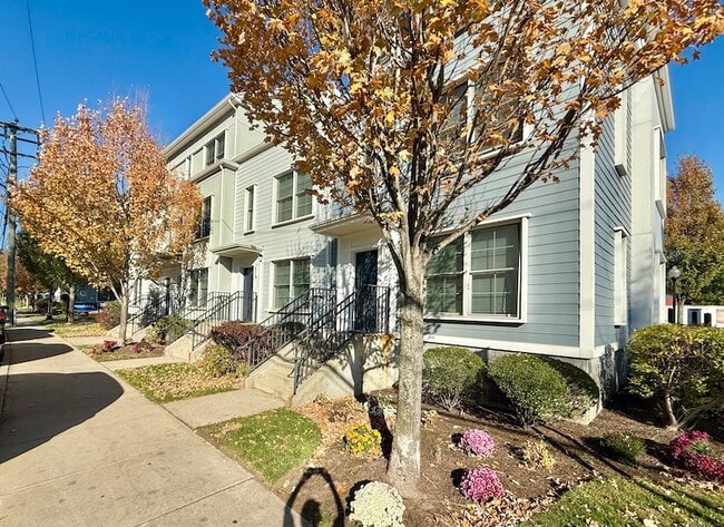 Primary Photo - 64 Merrell Ave