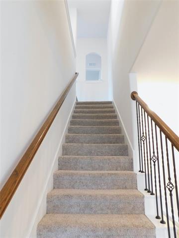 Building Photo - 1111 Saddle Ridge Dr