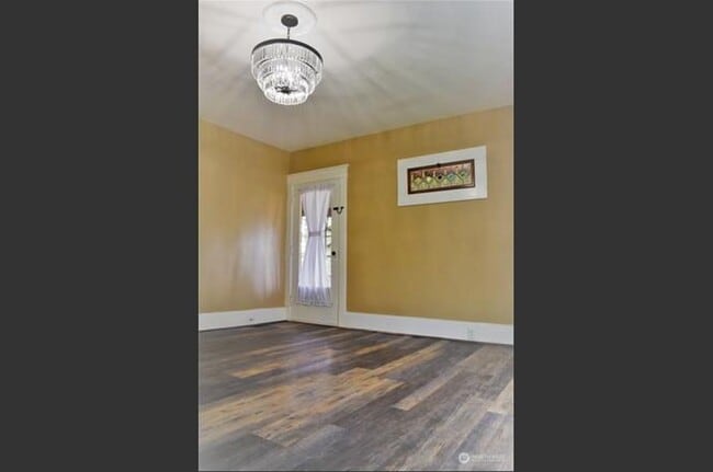 Building Photo - Burwell Duplex