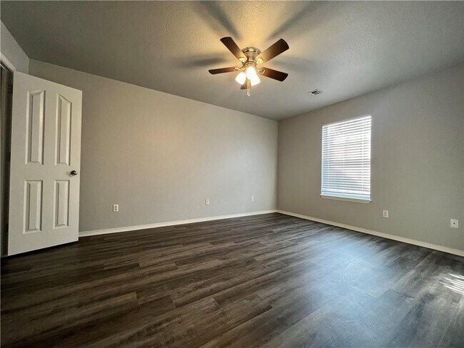 Building Photo - 2004 S Old Wire Rd