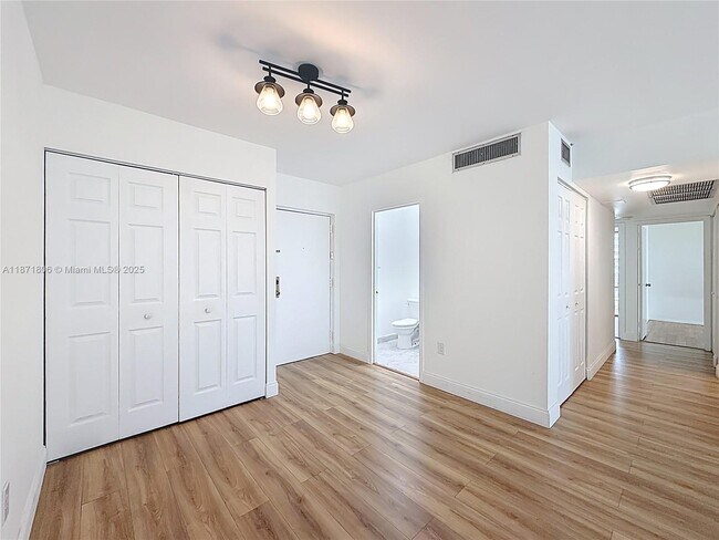 Building Photo - 17560 Atlantic Blvd