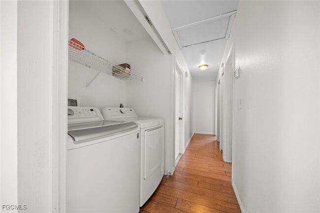 Building Photo - 3911 SW 11th Pl