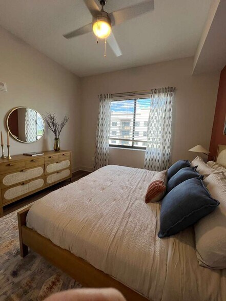 Building Photo - 2910 SW 69th Ave