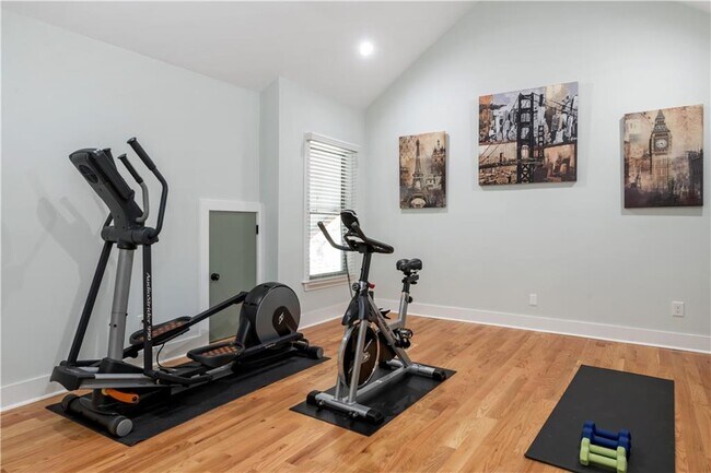 Building Photo - 1393 Glenwood Ave SE