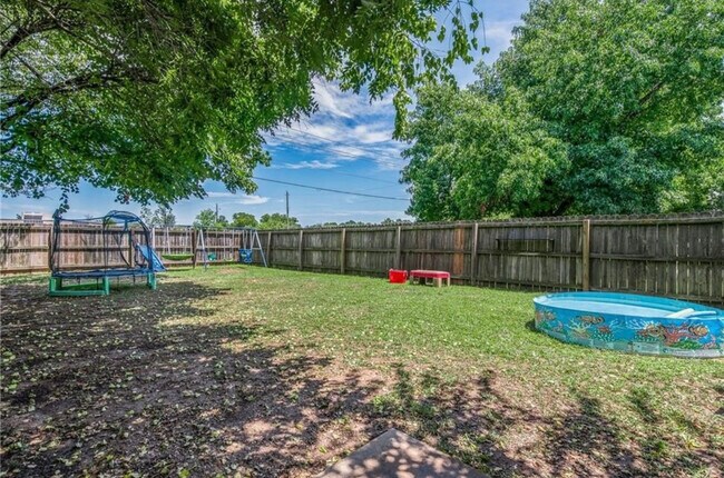 Backyard - 707 E Eastview Dr