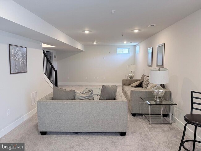 Building Photo - 2835 Bridgewater Dr