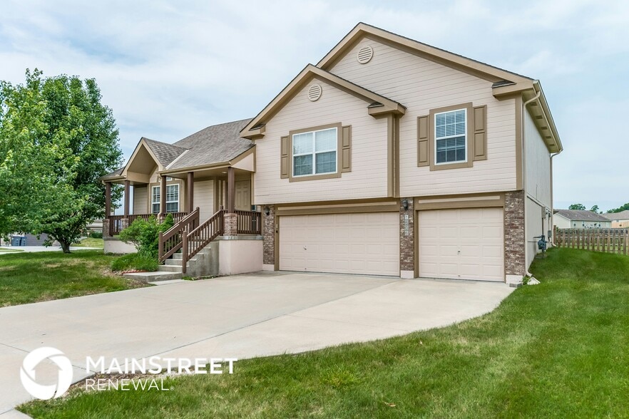 Building Photo - 1606 Fairway Ct