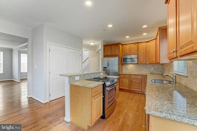 Building Photo - 609 Tebbston Dr