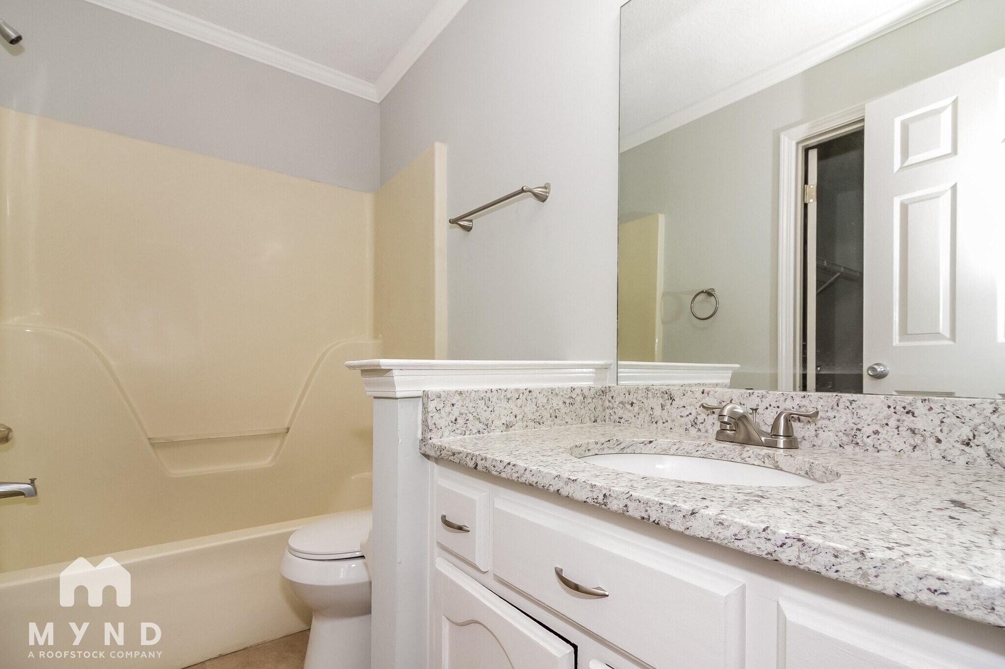 Building Photo - 6354 Amanda Oaks Cir N