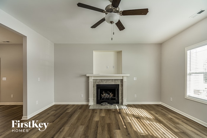 Building Photo - 135 Hillview Dr