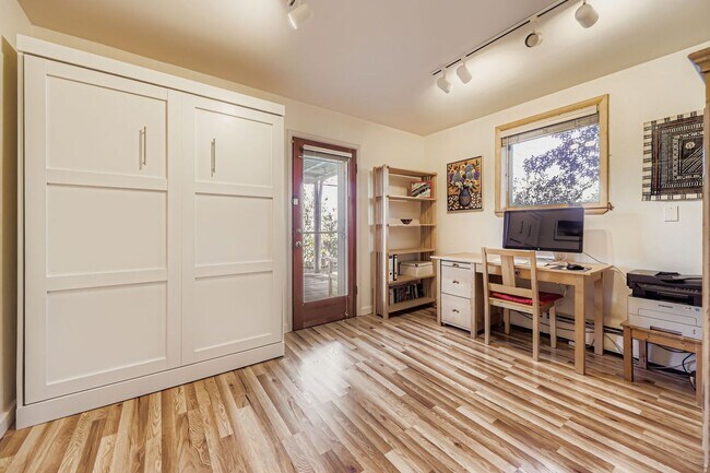 Building Photo - 2425 Dartmouth Ave