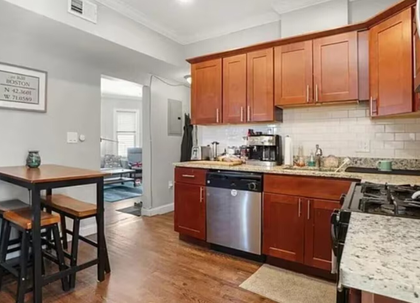 Building Photo - 47 Beech Glen St