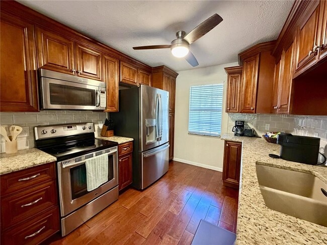 Building Photo - 6905 Lake Pl Ct