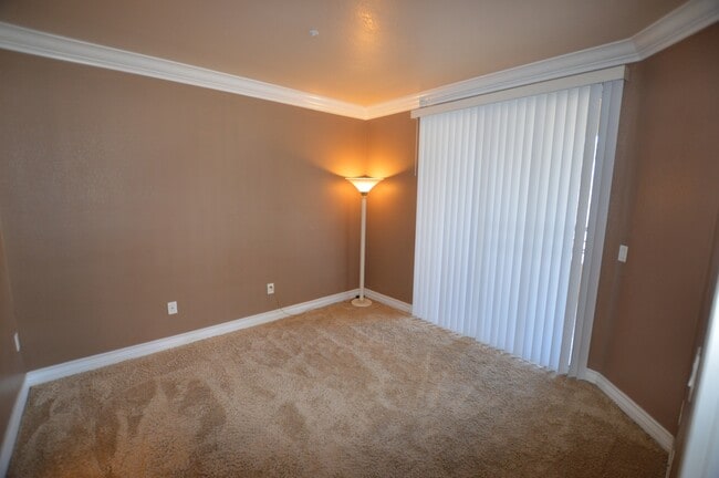 Building Photo - Meridian - Unfurnished 2 bedroom | 2 bathroom Luxury Condo.