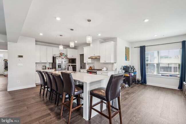 Building Photo - 11281 Wheeler Ridge Dr