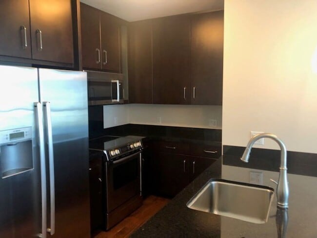 Building Photo - Waihonua - Luxury 1 Bedroom, 1-Bath, 1-par...