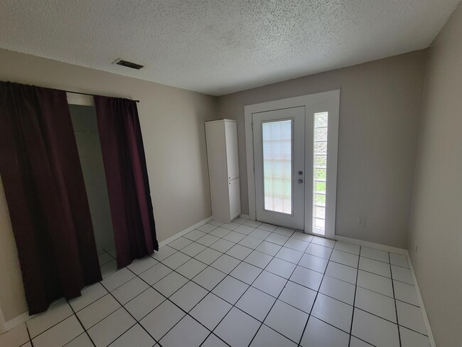 Building Photo - 5281 Bamboo Pl