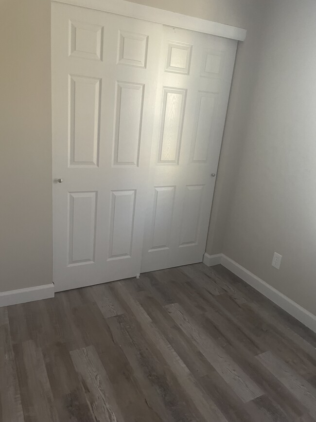 Bedroom s have ceiling fans and nice size closets - 1495 Brittany Cv