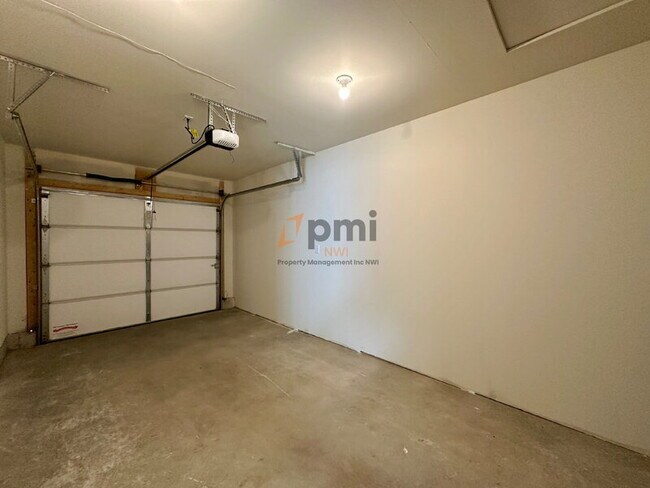 Building Photo - 122-124-124 Park Ave