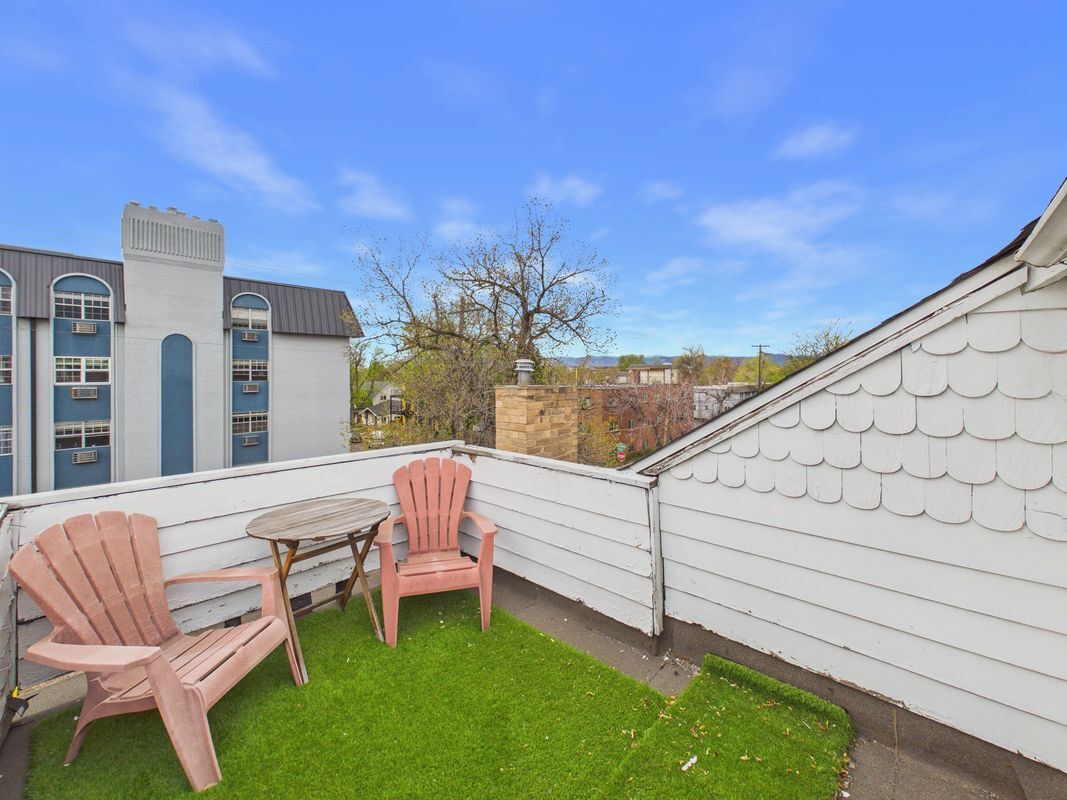 Building Photo - 2 Pennsylvania St