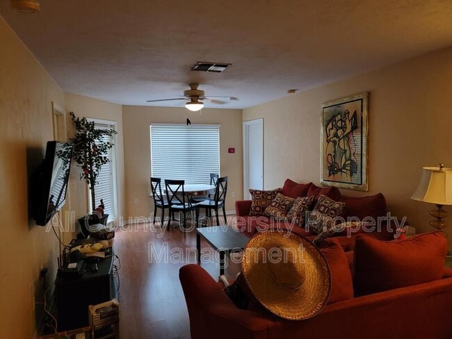 Building Photo - 4000 SW 23rd St