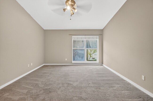 Primary Photo - 706 Ruthven St