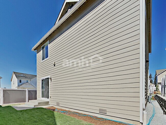 Building Photo - 10602 137th St E