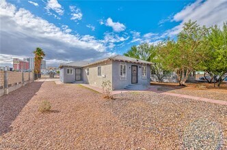 Building Photo - 339 N 10th St