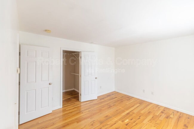 Building Photo - 10 Winthrop Dr