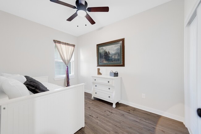 Building Photo - 10317 Lake Rd