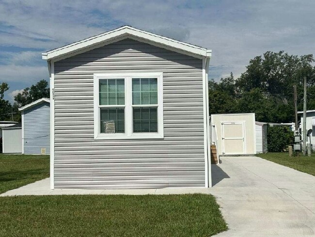 Primary Photo - 5605 Laura St