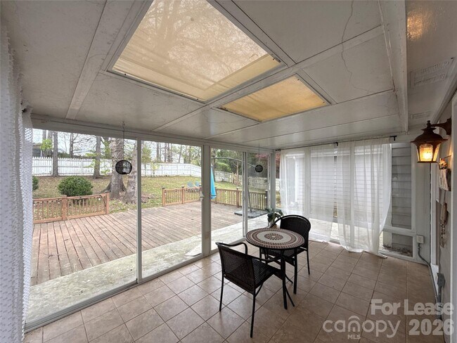 Building Photo - 7809 Glencannon Dr