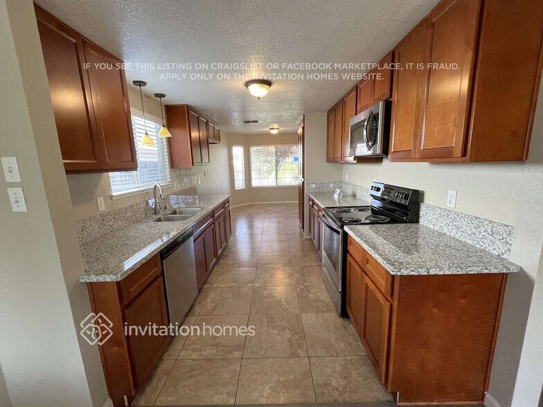 Building Photo - 7125 Essence Way