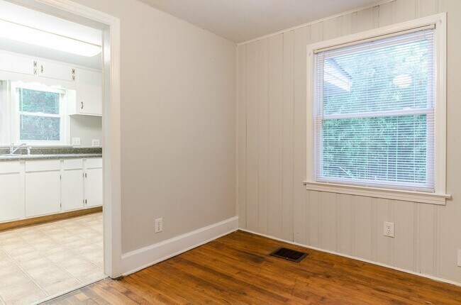 Building Photo - 1233 Cheshire Ave