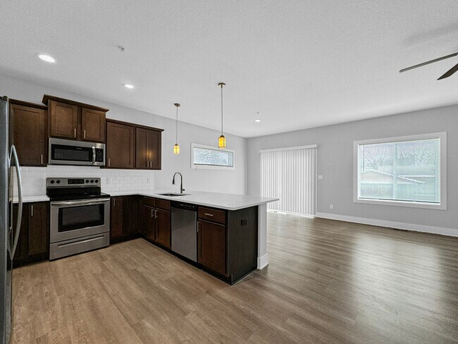 Building Photo - 4461 Lower Beaver Rd