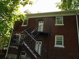 Building Photo - 100 N. 33rd St., Apt 3