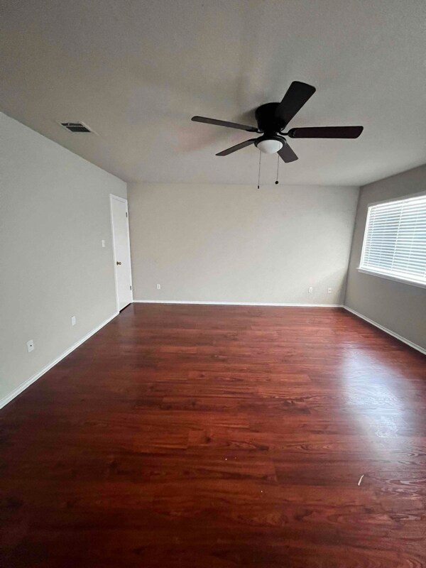 Building Photo - 1000 Laurelleaf Dr