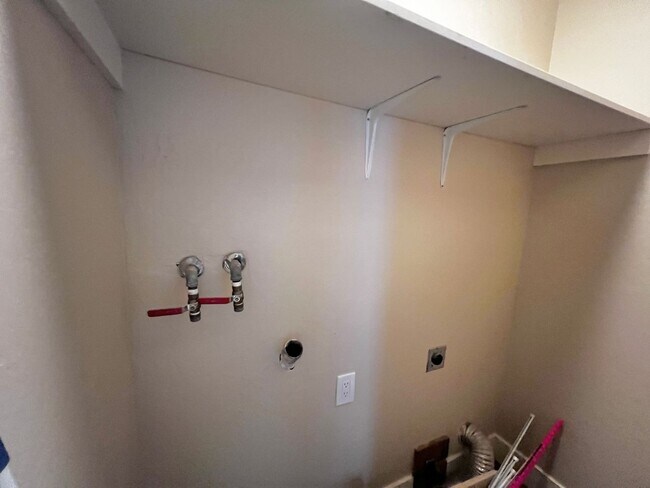 Building Photo - Recently Remodeled 3-Bedroom, 2-Bath Home ...