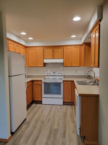 Building Photo - Suburban Serenity Nestled in the Heart of Lake Stevens