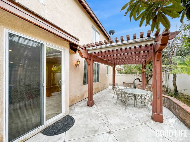 Building Photo - Price Reduced! Stunning Irvine 4BR Home – Private Yard & 2-Car Garage