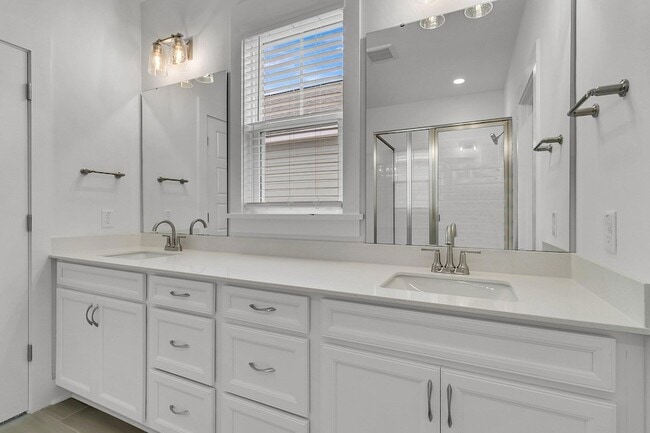 Building Photo - 110 Crimson St