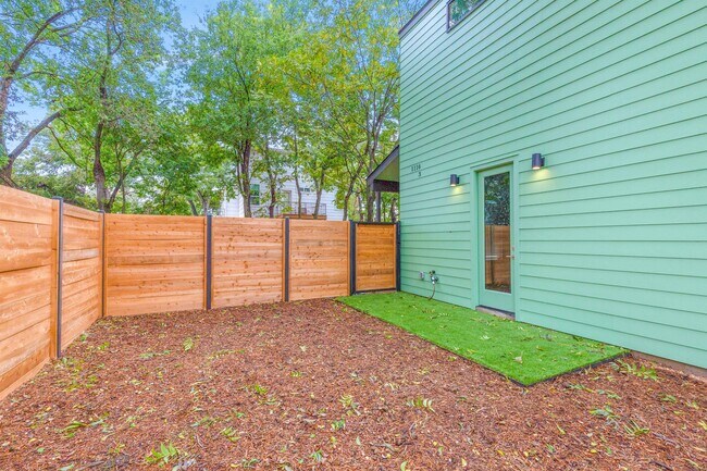 Building Photo - 1116 Walton Ln