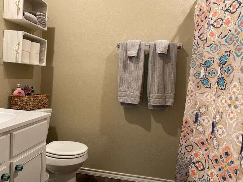 Building Photo - 798 Madison St